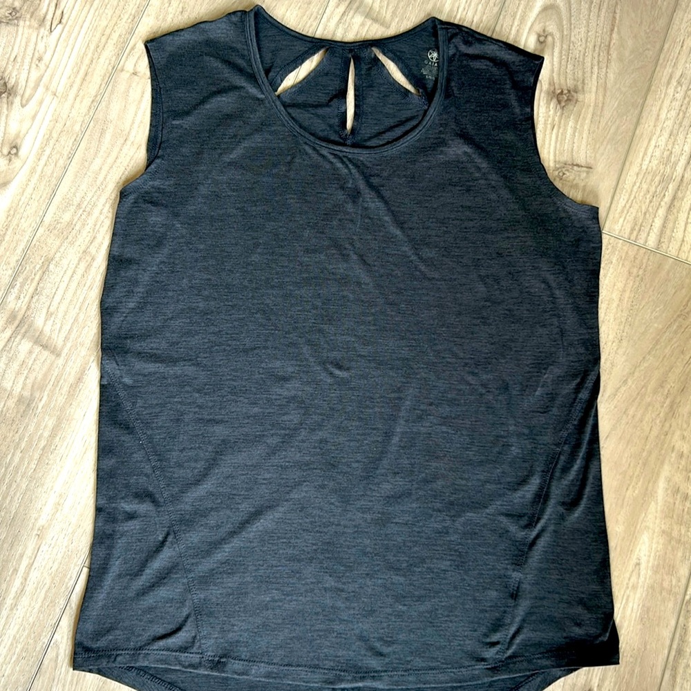 NWOT Gaiam athletica  sleeveless top Large